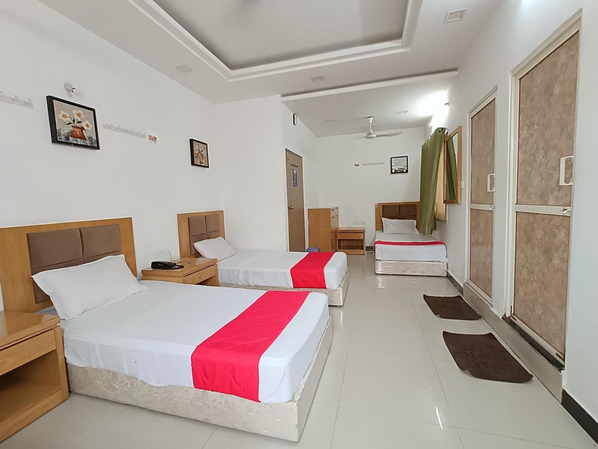 Usha Residency Hotel Bhuj Exterior photo