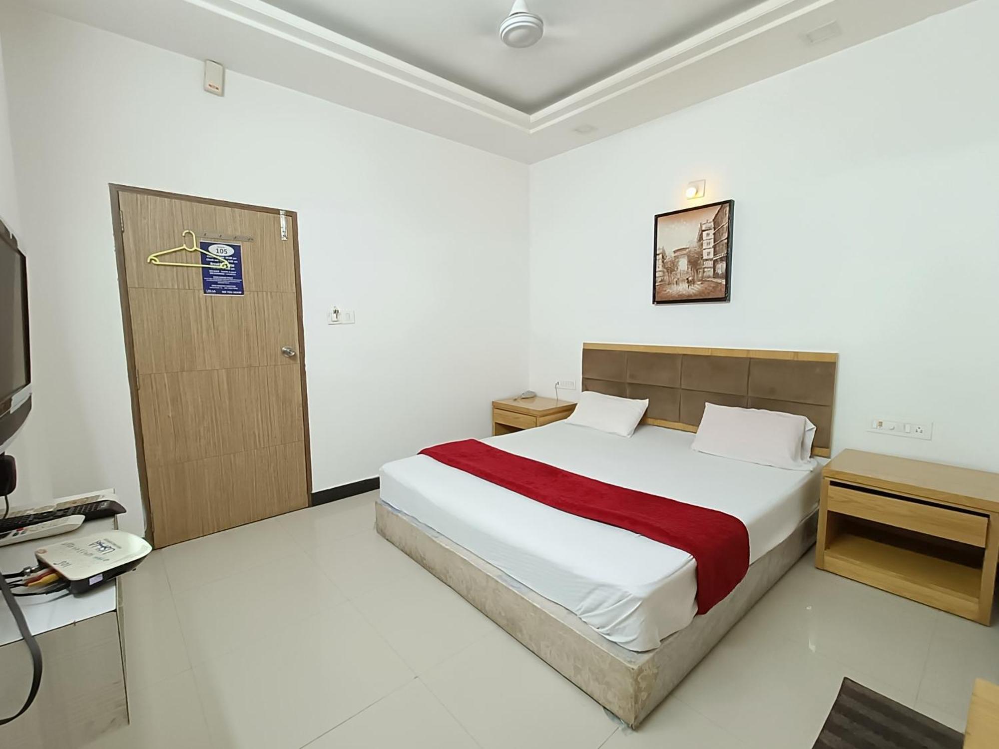 Usha Residency Hotel Bhuj Exterior photo