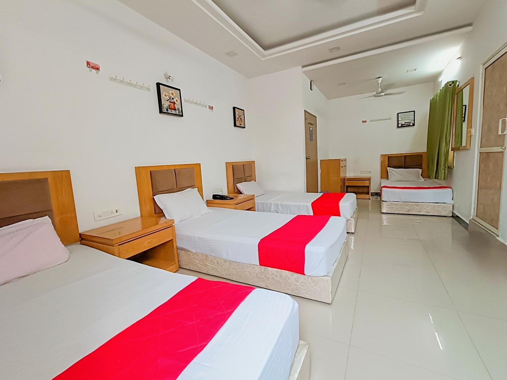 Usha Residency Hotel Bhuj Exterior photo