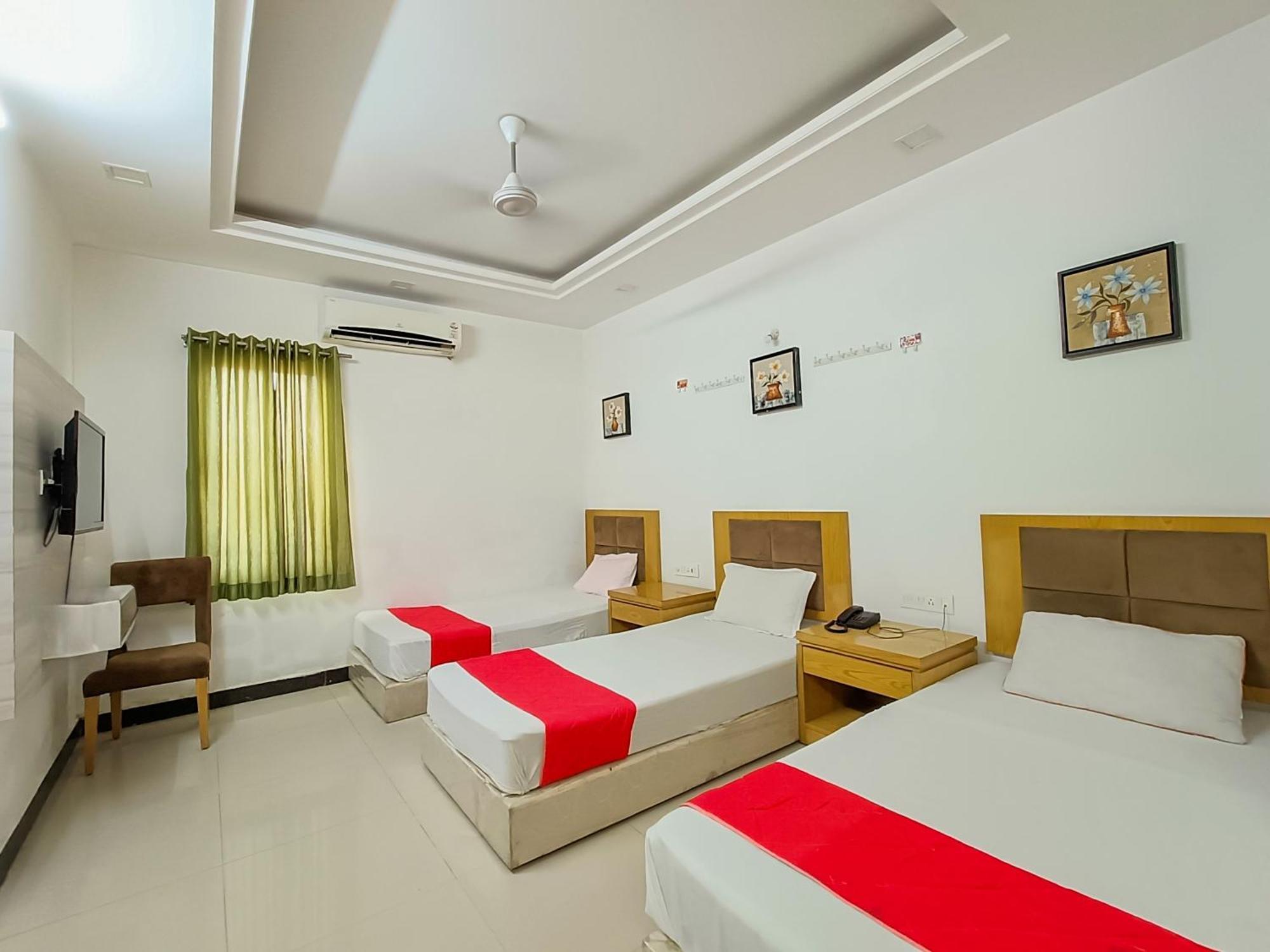 Usha Residency Hotel Bhuj Exterior photo