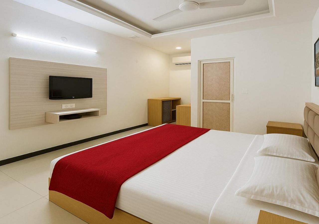 Stay Guru Usha Residency Bhuj Exterior photo