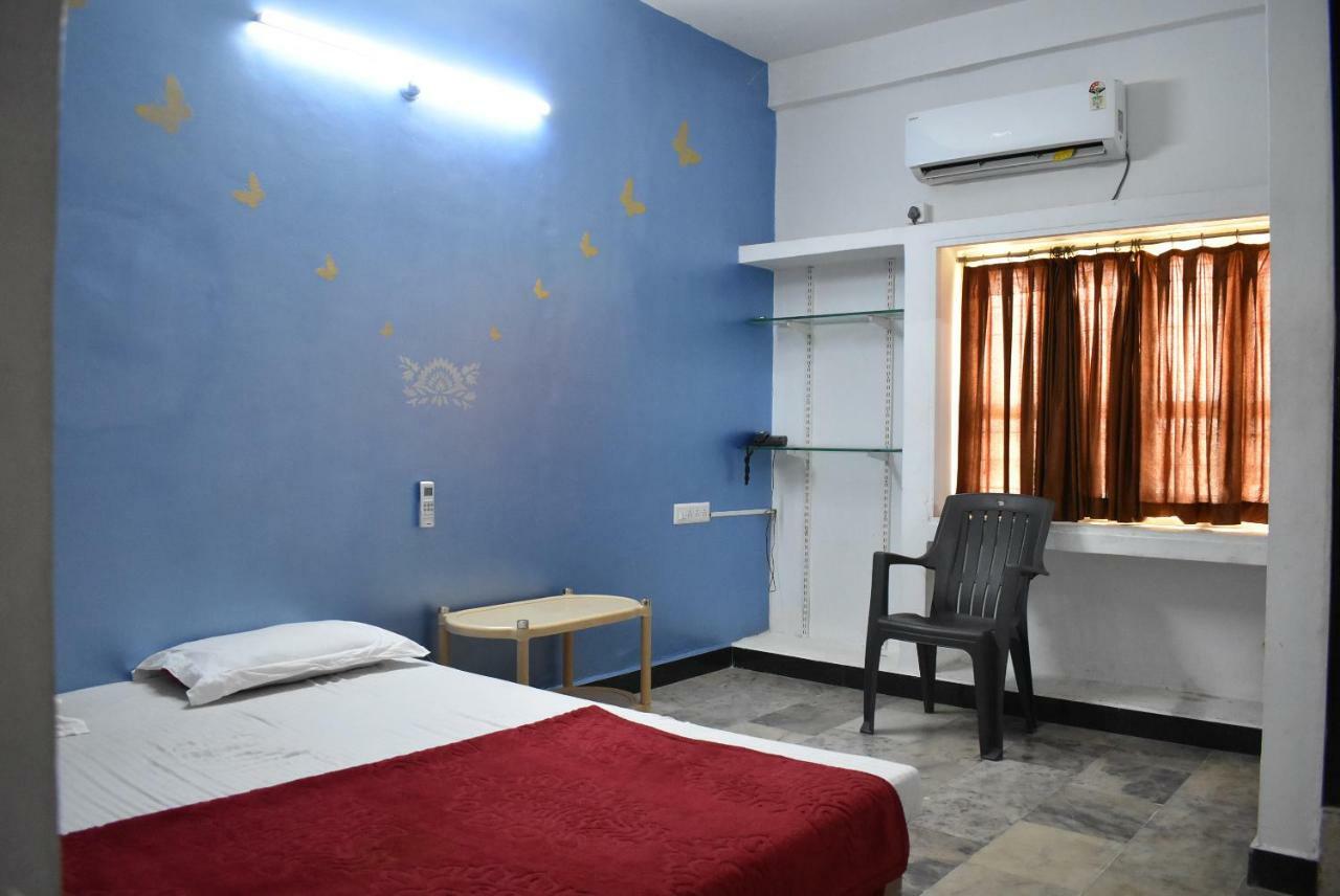 Usha Residency Hotel Bhuj Exterior photo