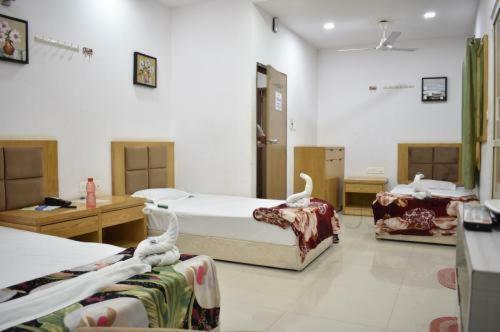 Usha Residency Hotel Bhuj Exterior photo